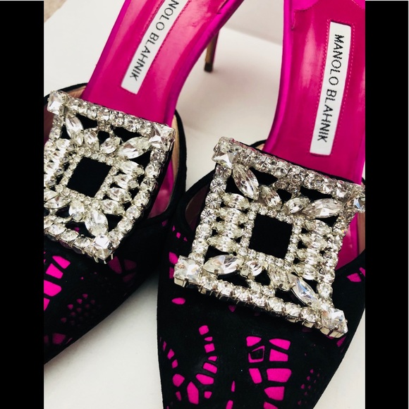 Manolo Blahnik Pink Satin and Lace Borli Crystal - Picture 8 of 8